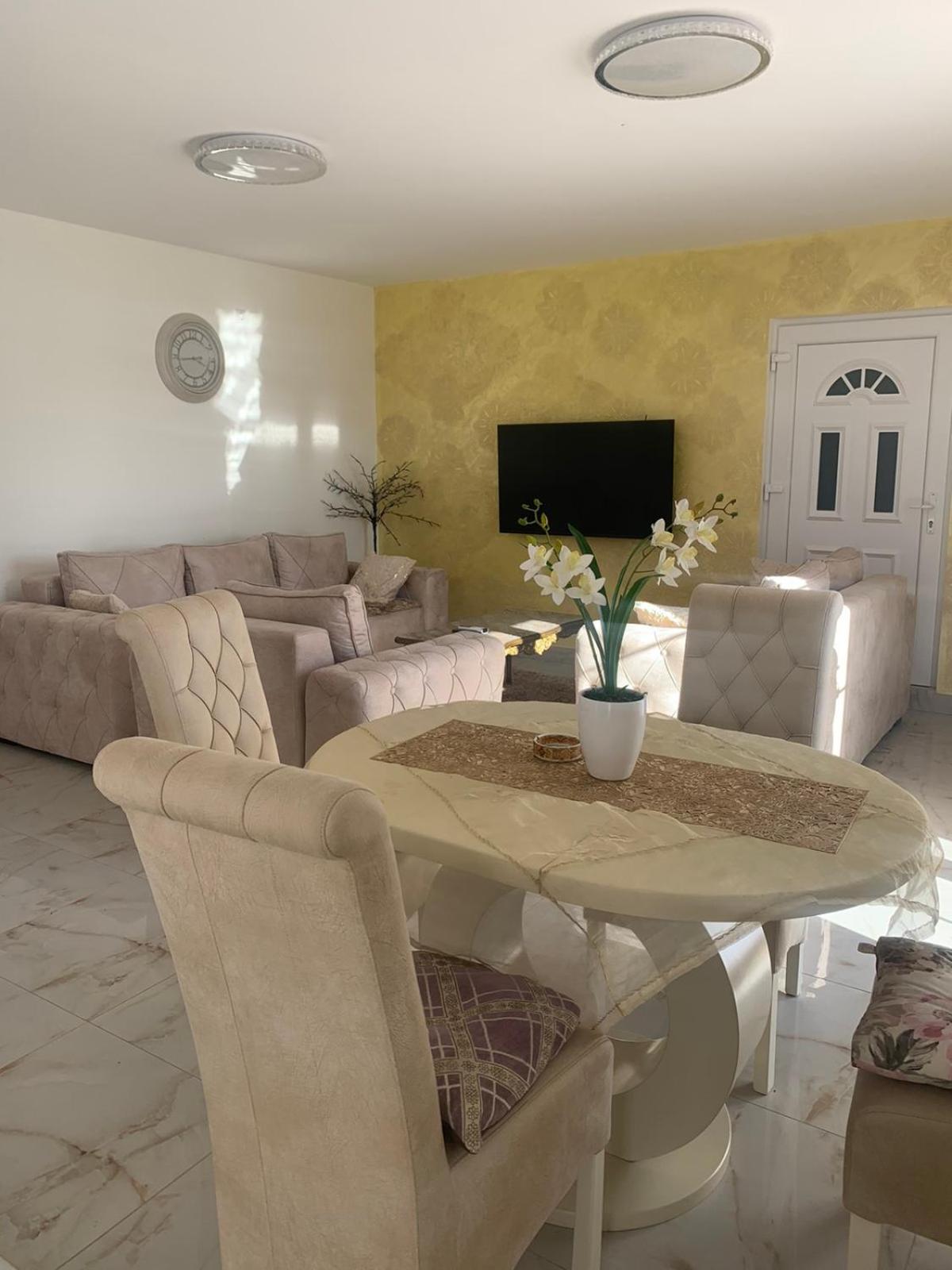 Dina Lux Apartman Jagodina Kültér fotó